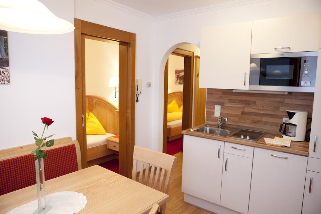 Appartement-Gaestehaus Ursula Flachau Phòng bức ảnh